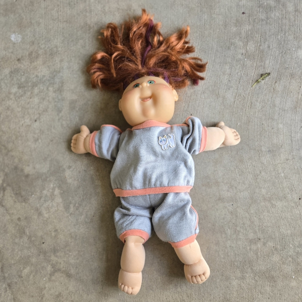 CABBAGE PATCH KIDS 18" Girl Doll CPK Sweatsuit Red & Purple Hair Green Eyes